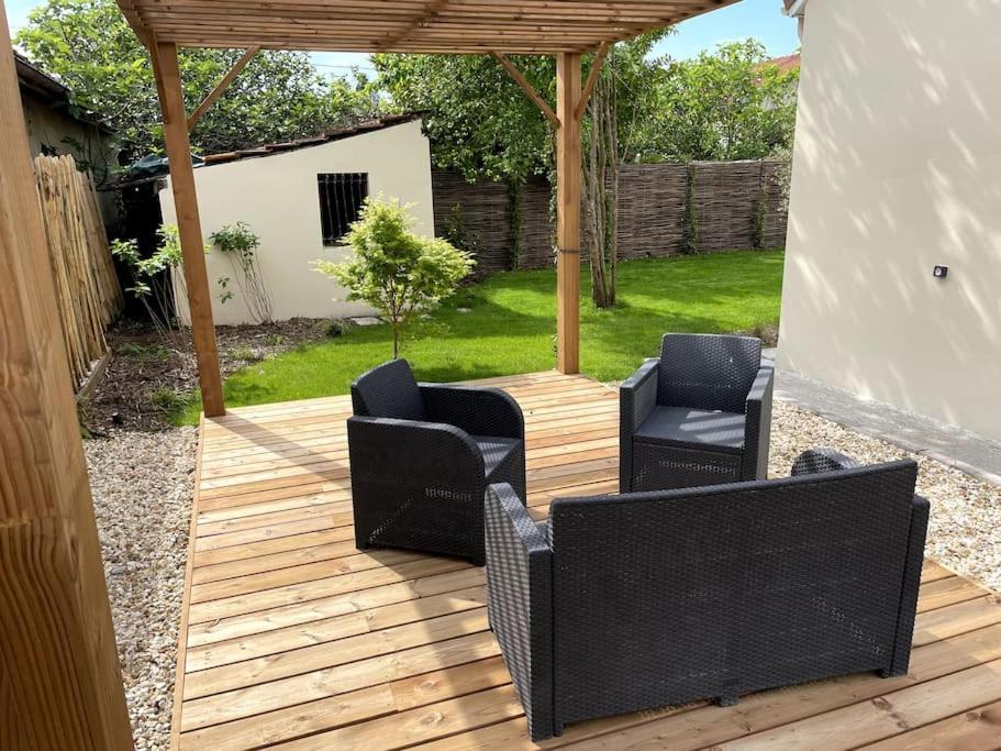 Petite Maison Avec Jardin Au Calme Floirac  Exteriér fotografie