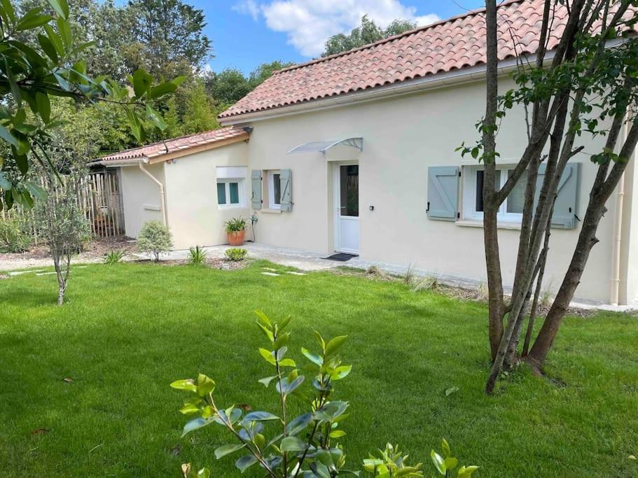 Petite Maison Avec Jardin Au Calme Floirac  Exteriér fotografie